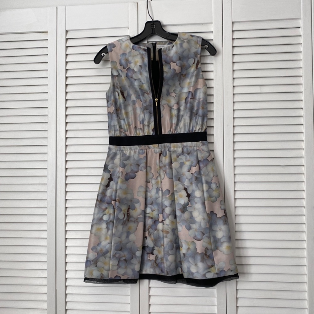 Victoria, Victoria Beckham Dress